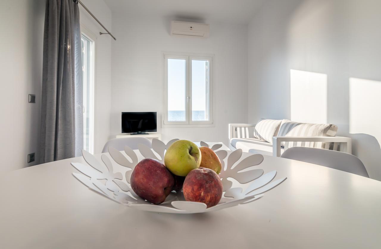 Milos Waves Luxury Apartments Полония Екстериор снимка