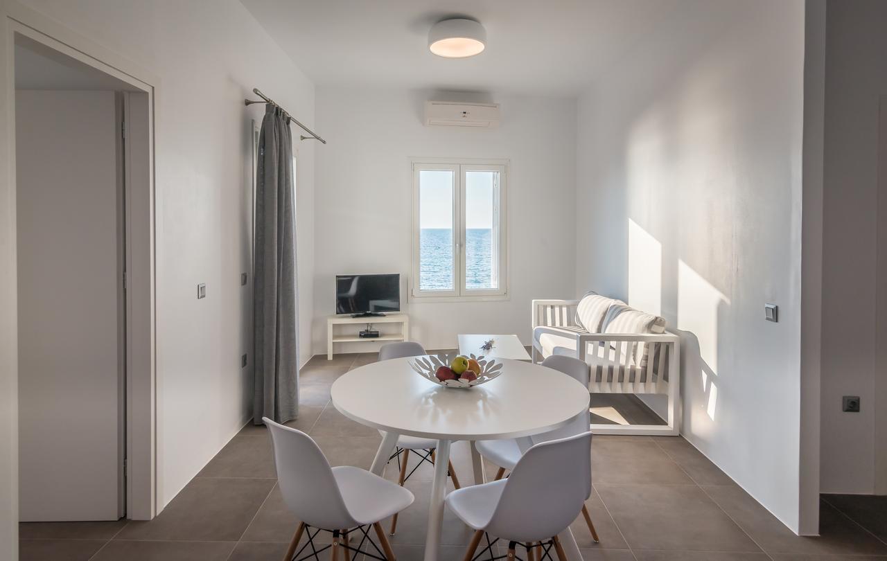Milos Waves Luxury Apartments Полония Екстериор снимка