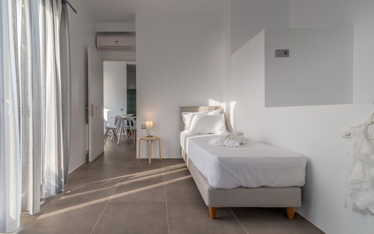 Milos Waves Luxury Apartments Полония Екстериор снимка