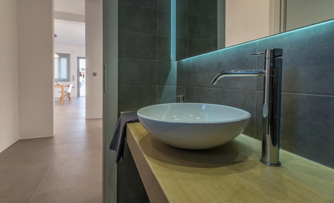 Milos Waves Luxury Apartments Полония Екстериор снимка